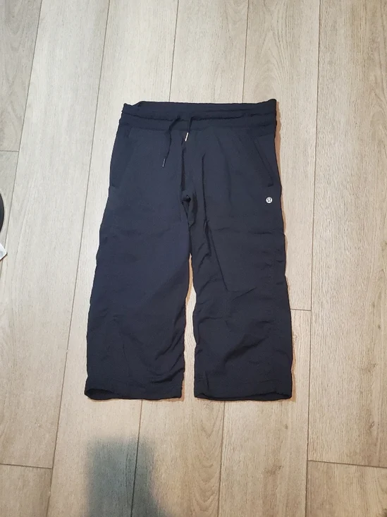 Lululemon Studio Crop Size 6 - Picture 5 of 11